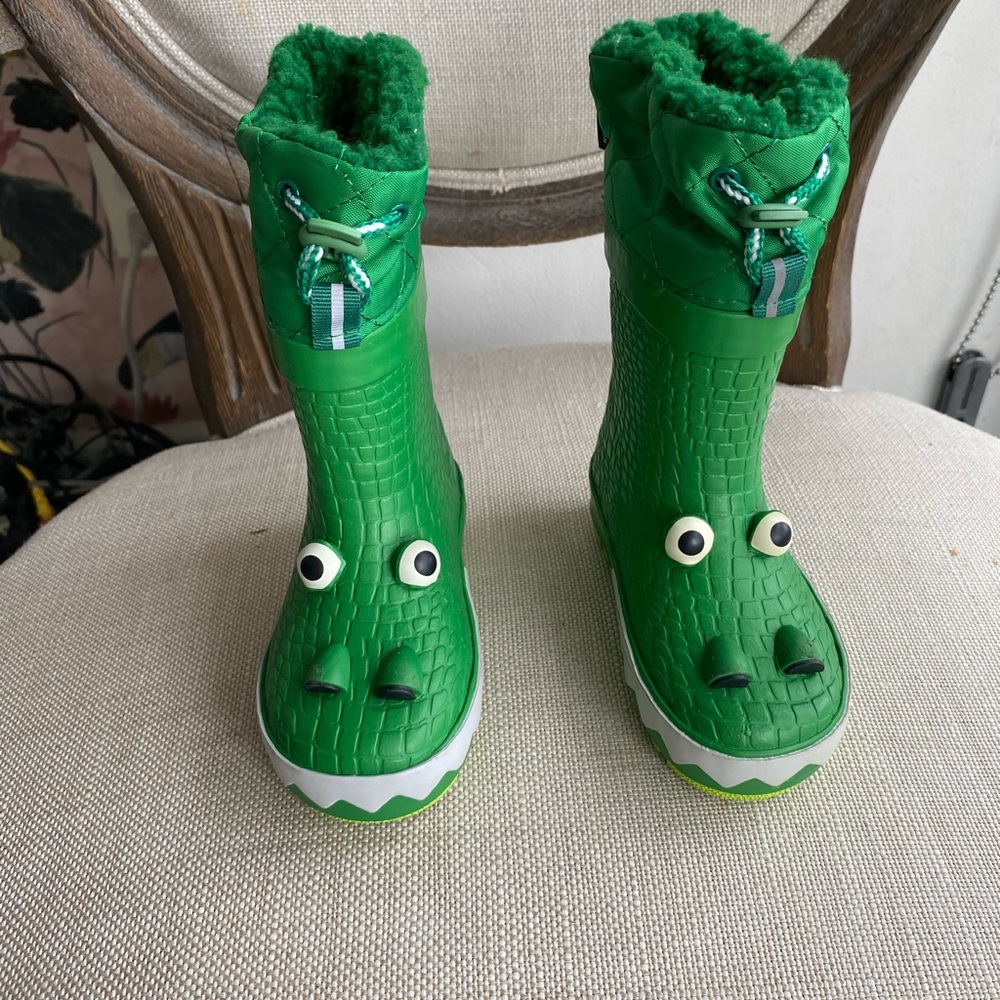 New NEXT brand green toddler sz 5 rain boots with thinsulate insulation.
